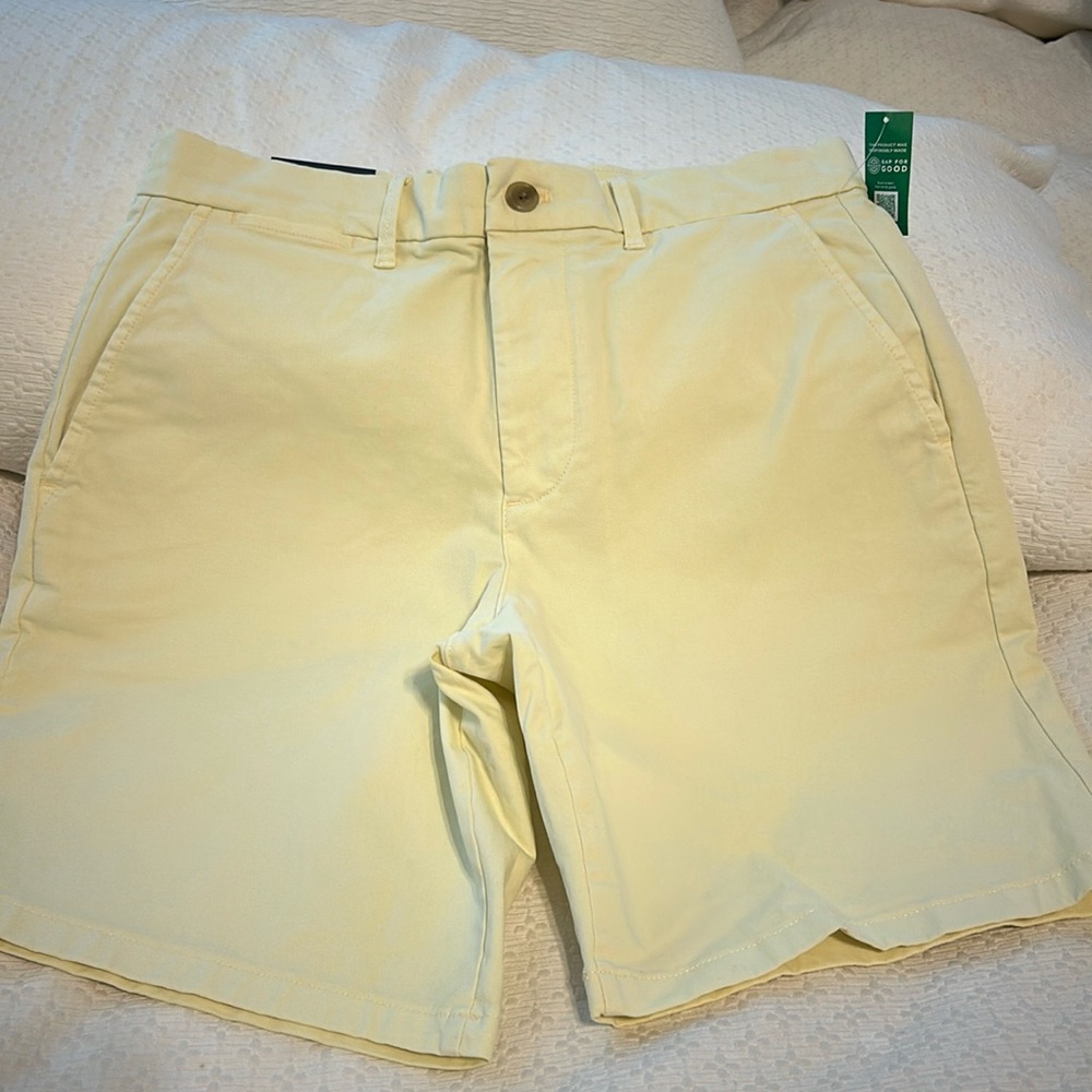 GAP men’s small new 8 inch shorts